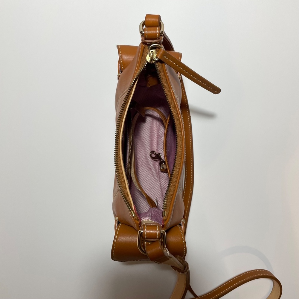 Dooney & Bourke Tan Leather Hobo Crossbody Bag Duck Logo Adjustable Strap NWOT - Picture 9 of 14